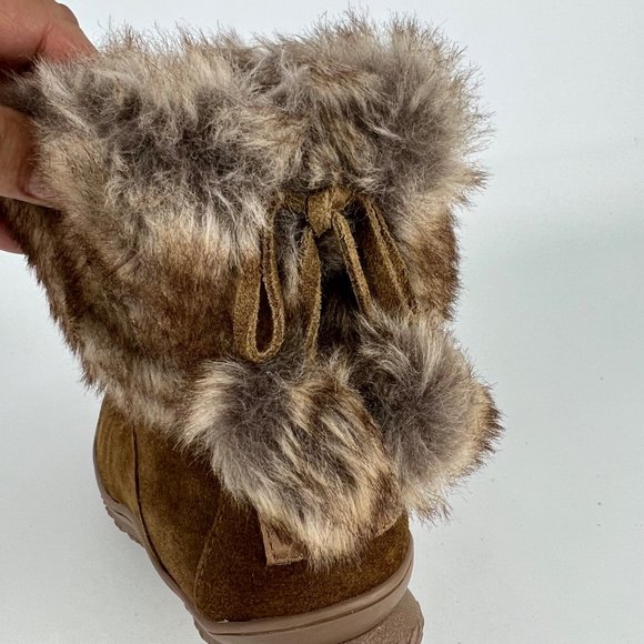 Minnetonka Somerville Womens Brown Suede Ankle Boot Faux Fur Cuff Pom Pom size 8 - Picture 12 of 13